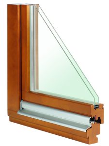 Holzfenster (IV68) mit Alu-Regenschiene und Zweifach-Wärmeschutz-Isolierglas